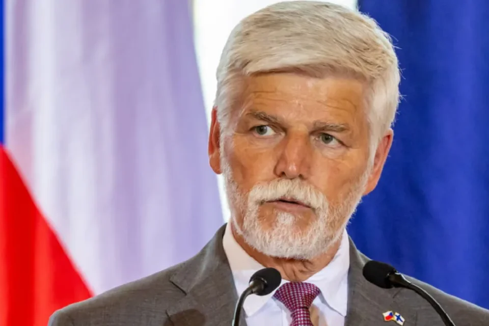 Президент Чехії закликав НАТО збивати літаки рф та вимикати російський інтернет