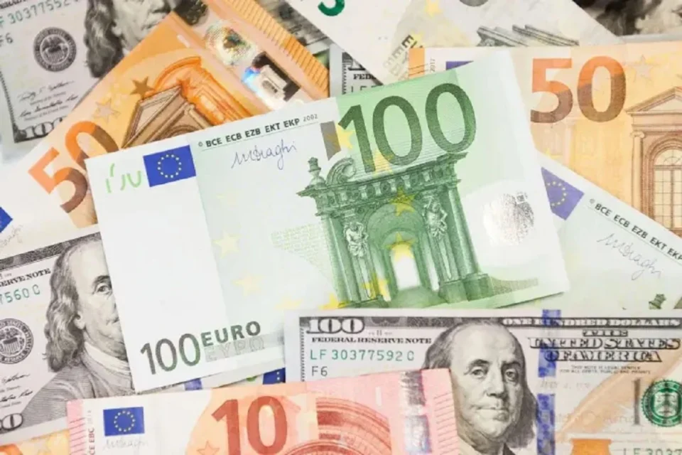 НБУ встановив курс валют на 5 червня: долар та євро знову пішли вгору