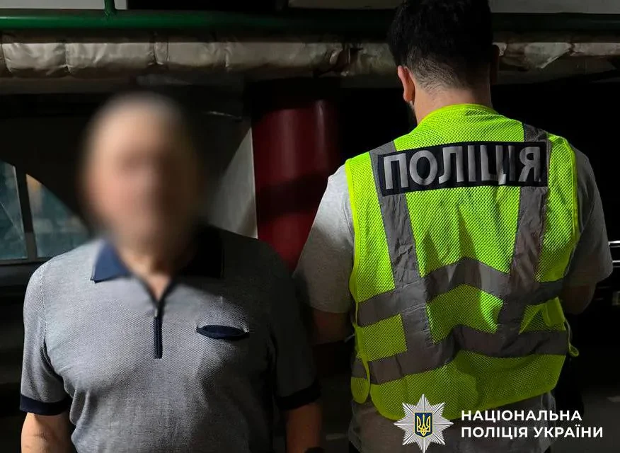 У Києві чоловік вистрілив із рушниці та випадково поранив перехожу
