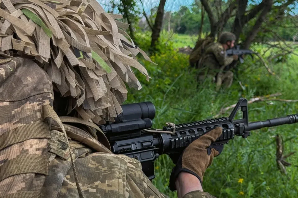 Втрати рф за добу: ліквідовано понад 1400 окупантів та майже 2000 безпілотників
