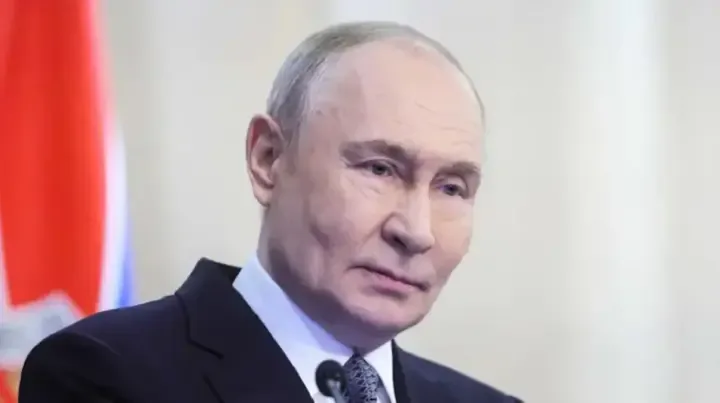 "Лише Господь знає" - путін назвав головну перешкоду для свого балотування у 2030 роцідиктатор заявив про конституційне право балотуватися на пост президента у 2030 році. Він додав, що "лише Господь знає, чи
вистачить йому здоров’я".Політика • 18:45 • 2048 перегляди