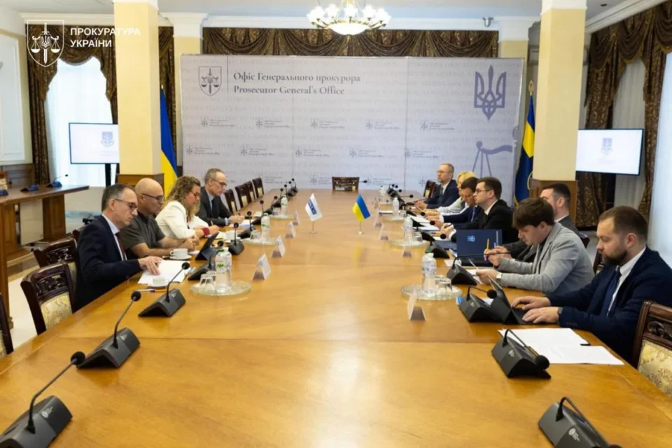 За фактами мілітаризації українських дітей розслідується 28 справ - в Офісі Генпрокурора обговорили з експертами ОБСЄ злочини рф