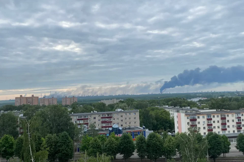 Генштаб підтвердив ураження двох НПЗ у татарстані і комбінату у тольятті