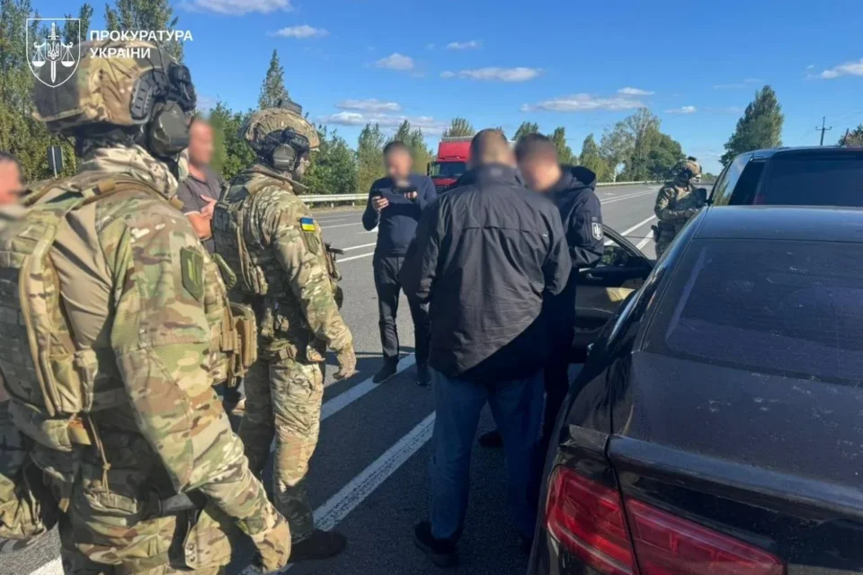 Викрито схему легалізації майже 10 тисяч незаконно зрубаних дубів на понад 147 млн грн