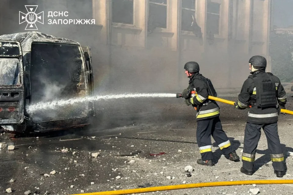 У Запоріжжі внаслідок атаки рф травмовано 10 людей, серед них – співробітник поліції