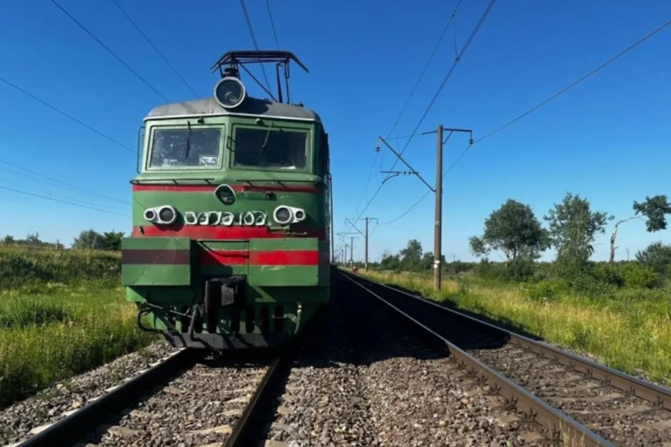 На Львівщині вантажний потяг на смерть збив 19-річного хлопця