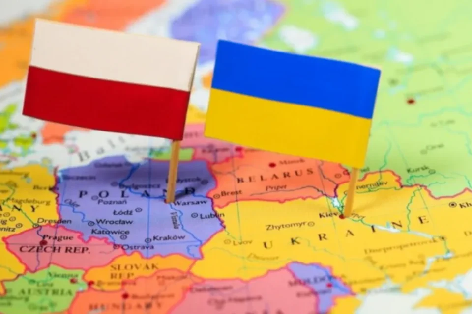 У Польщі готуються до диверсій рф, щоб запобігти напрузі між поляками та українцями - Reuters