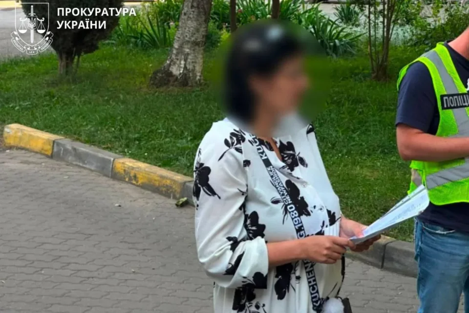 На Прикарпатті затримали жінку, яка намагалася продати новонародженого сина за 20 тисяч доларів