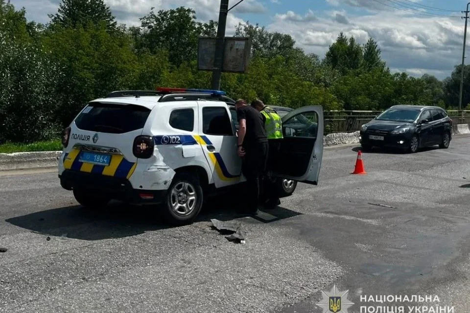 На Львівщині водій Range Rover під час втечі після перевірки документів збив поліцейського - керманичу загрожує довічне