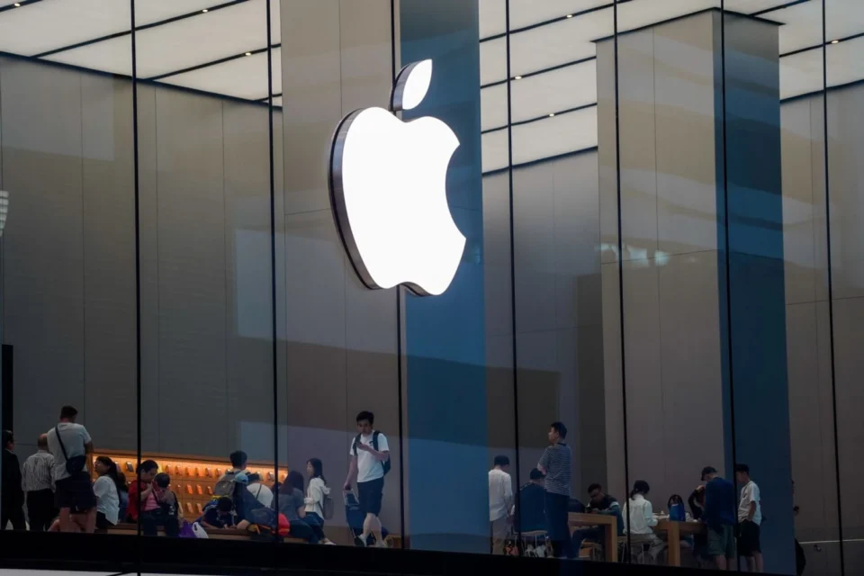 Apple стала найдорожчою компанією світу