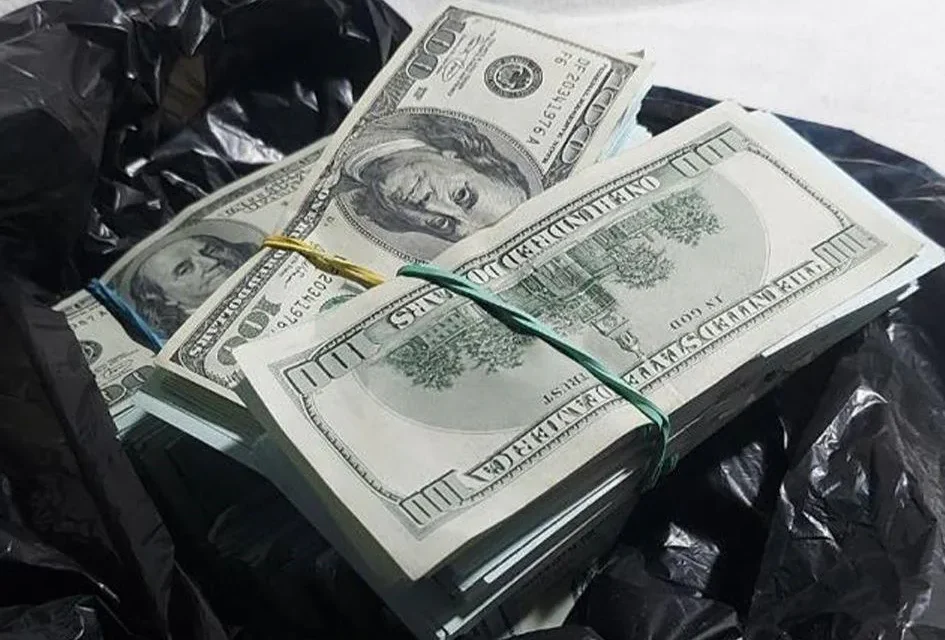 Експосадовця ЗСУ викрили на хабарі у 2,2 млн доларів від забудовника