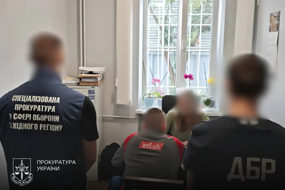 На Закарпатті екскомандир батальйону допоміг підлеглій майже два роки не з